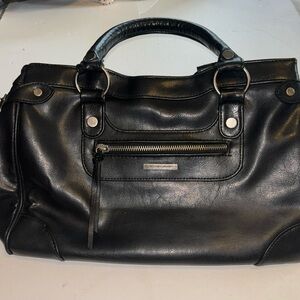 VICTORIA SECRET Y2K VINTAGE BLACK LEATHER HAND BAG HAS ATTACHED RING WRISTLET